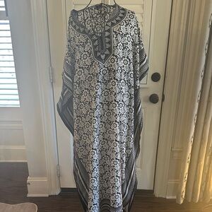 Chic Black and White Floral Swim Coverup